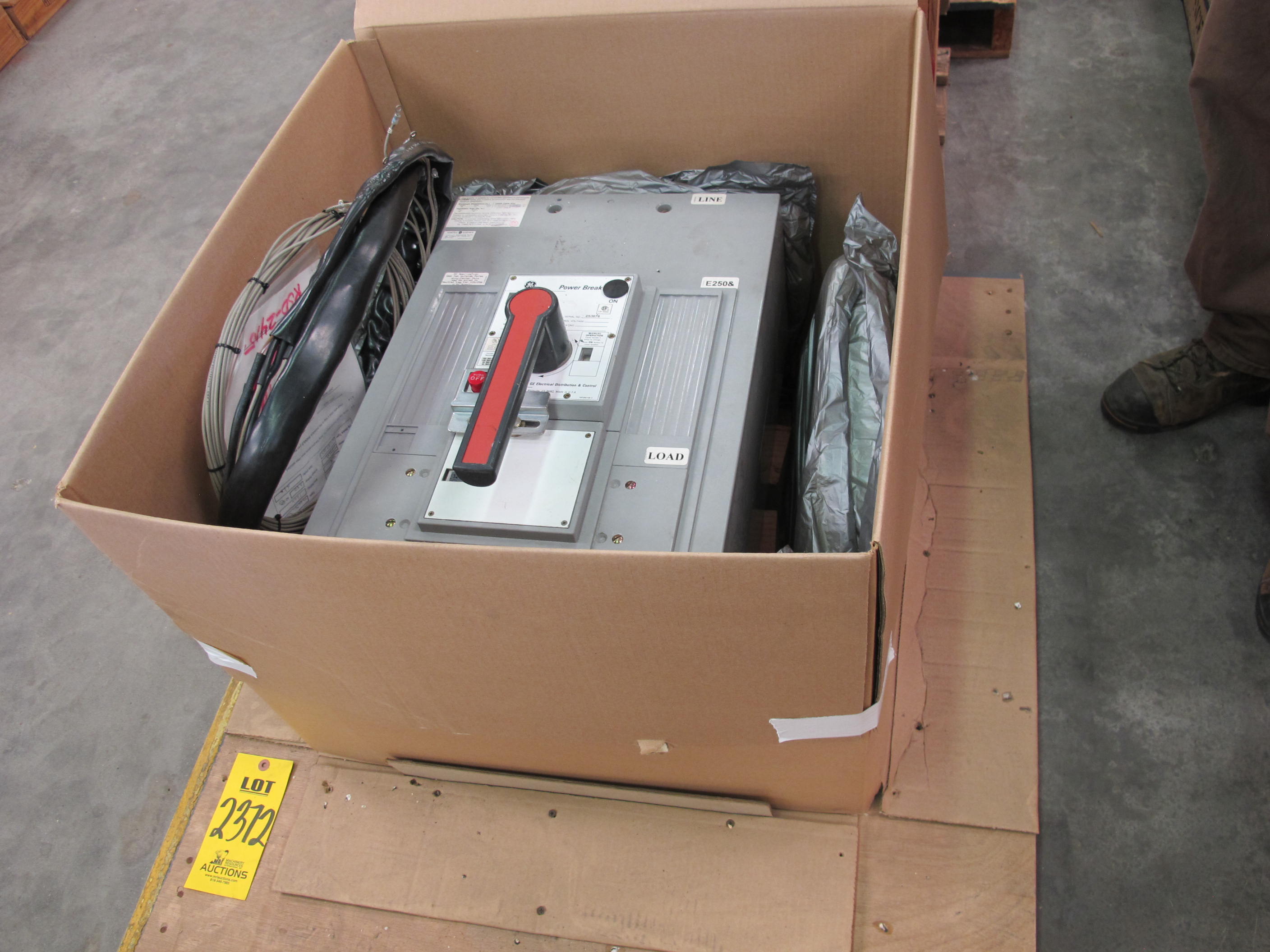 BREAKER, CIRCUIT TYPE, 2500A FRAME, 1200A CONTINUOUS CURRENT AMP RATING, 600VAC/250VDC VOLT RATING, 3 POLE, POWER BREAK KIND. WITH DUAL MAGNETIC TRIP UNITS, 125VDC SHUNT TRIP, BELL ALARM WITH LOCKOUT, 4PDT AUXILIARY SWITCH, PADLOCK, 2000A ALUMINUM T-STUDS, T/C CURVE GES-6169A. **COMPLETE P/N TPMM7612D-TSST10RS -TSBAAS-TSAS2AB4S-TPSLDA-TS20BCA**, PART # GENERAL ELECTRIC (W-44) LOADING & HANDLING FEE $15-